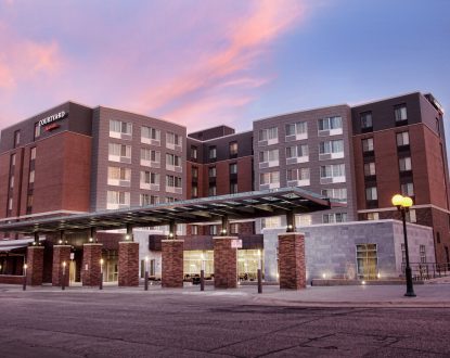 Courtyard Lincoln Exterior